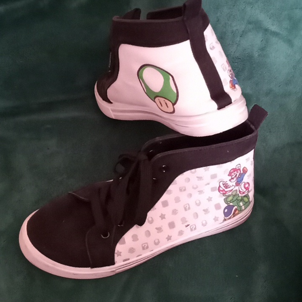 EUC Super Mario Bros High Top Sneakers Size 4